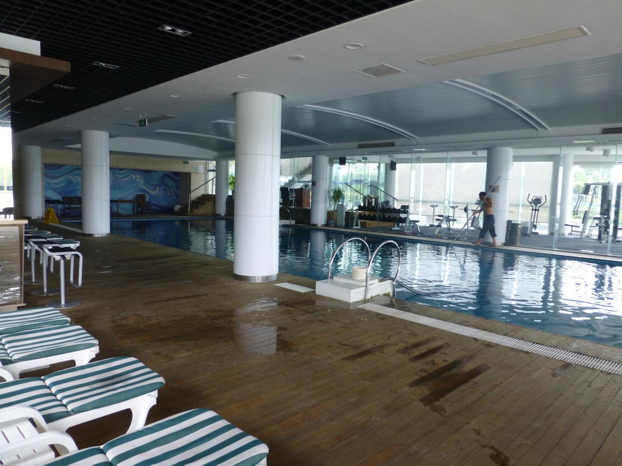 Shanghai-hongqiao Railway Hub - A Very Quiet Location In Area, Close To The National Exhibition Center, Wiss And Health Apartment Shanghai