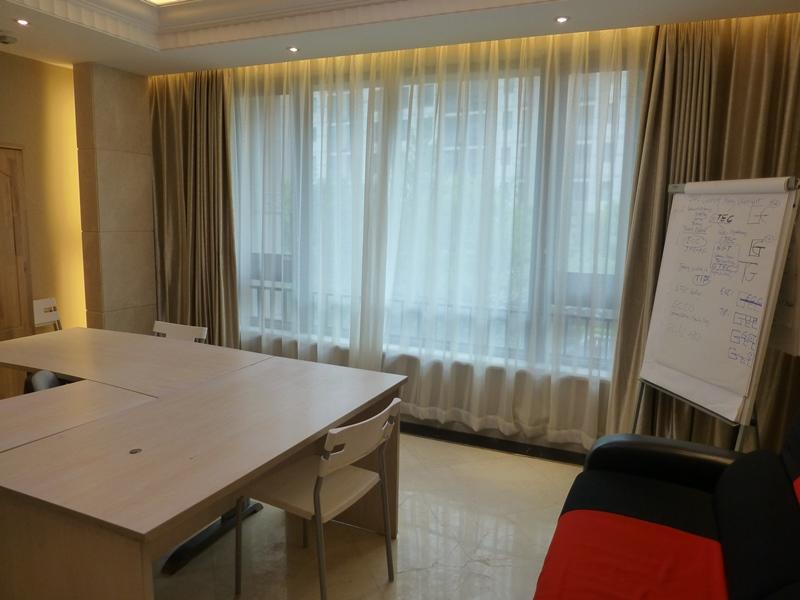 Shanghai-hongqiao Railway Hub - A Very Quiet Location In Area, Close To The National Exhibition Center, Wiss And Health Apartment