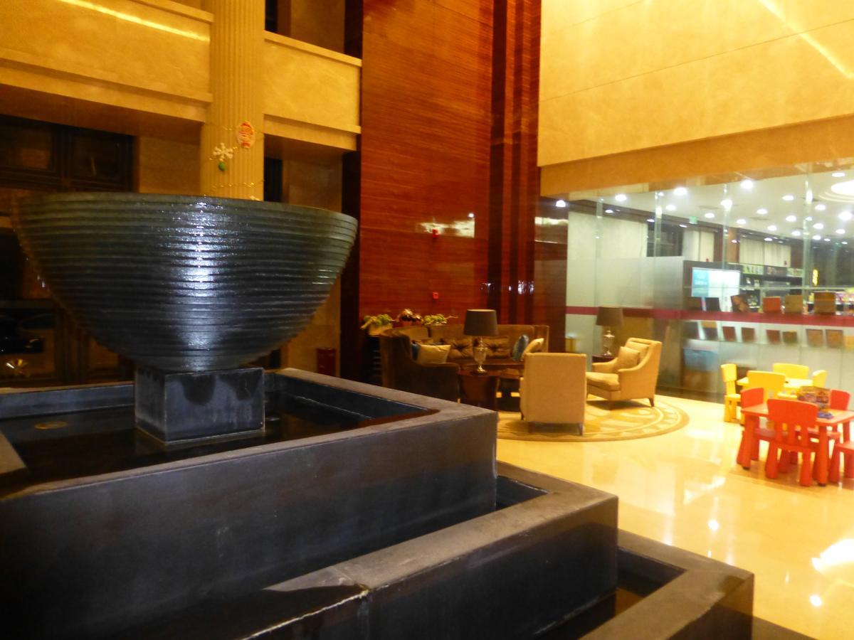 Shanghai-hongqiao Railway Hub - A Very Quiet Location In Area, Close To The National Exhibition Center, Wiss And Health *