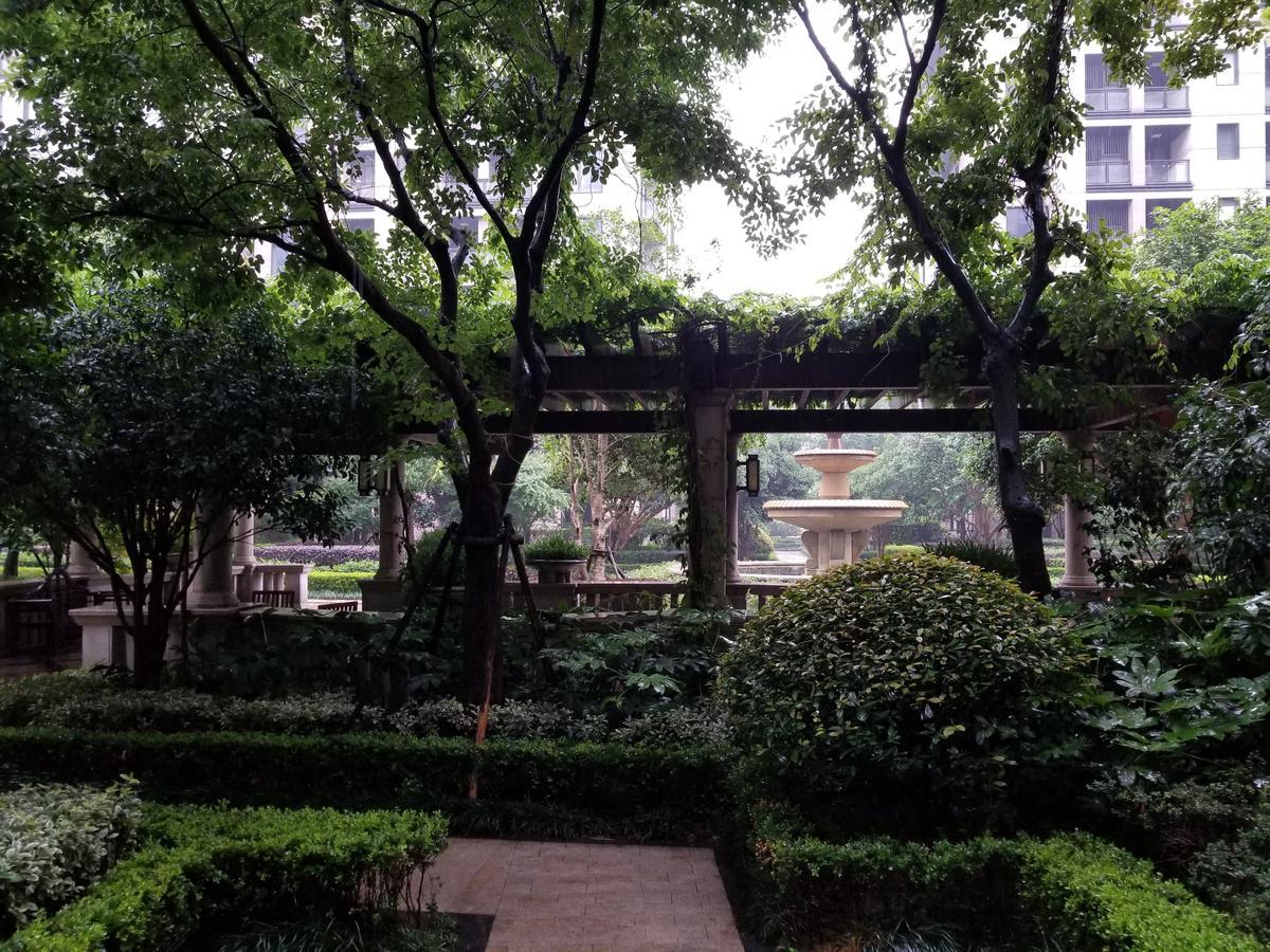 Shanghai-hongqiao Railway Hub - A Very Quiet Location In Area, Close To The National Exhibition Center, Wiss And Health * Shanghai